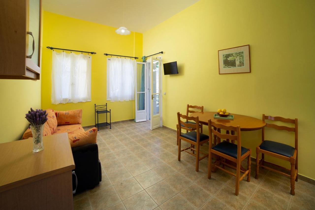 Spertos Apartments Ormos  Екстериор снимка